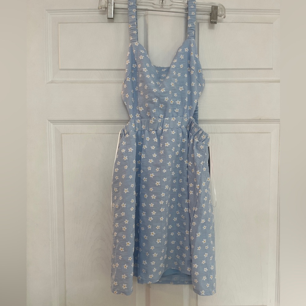Hello Molly moves like this dress - Picture 3 of 6
